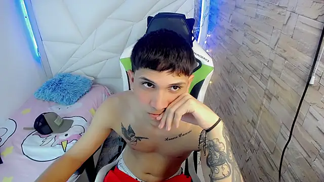 Snapshot of Brayan_lopezz chatting on 01-21-25, 03:54 Brayan lopezz online show from 01-21-25, 03:54