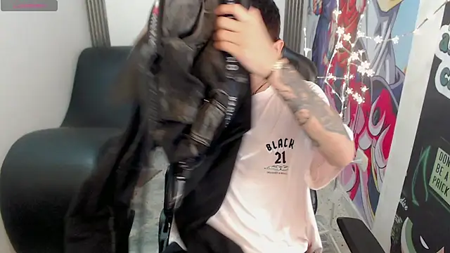 Snapshot of Brayan_lopezz chatting on 01-29-25, 01:07 Brayan lopezz online show from 01-29-25, 01:07