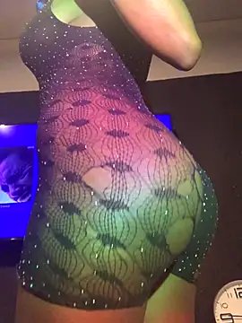 Snapshot of BlueIceCube chatting on 09-25-25, 03:49 BlueIceCube online show from 09-25-25, 03:49