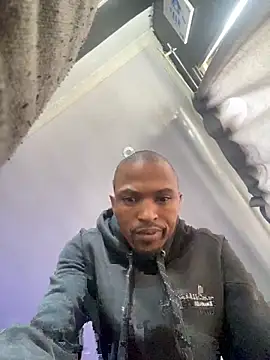 Snapshot of BlueIceCube chatting on 11-08-25, 12:27 BlueIceCube online show from 11-08-25, 12:27