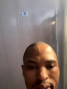 Snapshot of BlueIceCube chatting on 11-13-25, 06:01 BlueIceCube online show from 11-13-25, 06:01