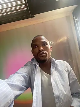 Snapshot of BlueIceCube chatting on 11-25-25, 05:51 BlueIceCube online show from 11-25-25, 05:51