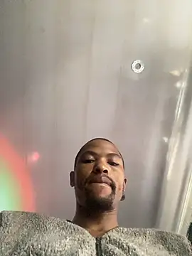 Snapshot of BlueIceCube chatting on 11-27-25, 05:42 BlueIceCube online show from 11-27-25, 05:42