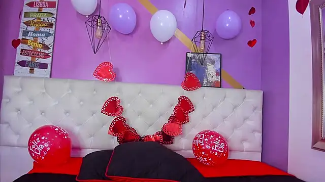 Snapshot of Candypoppy77 chatting on 02-25-25, 11:33 Candypoppy77 online show from 02-25-25, 11:33