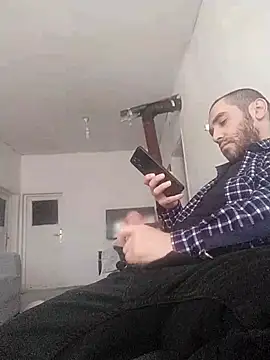 Snapshot of Atabey_65 chatting on 11-02-25, 11:34 Atabey 65 online show from 11-02-25, 11:34