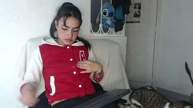 skinny sweet2411 online show from 10-04-25, 11:36