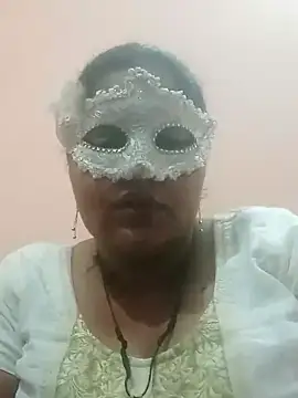 Snapshot of seemi_bhabhi chatting on 03-21-25, 11:22 seemi bhabhi online show from 03-21-25, 11:22