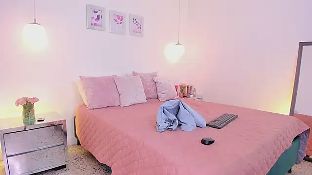 ibella7 online show from 04-15-26, 07:58