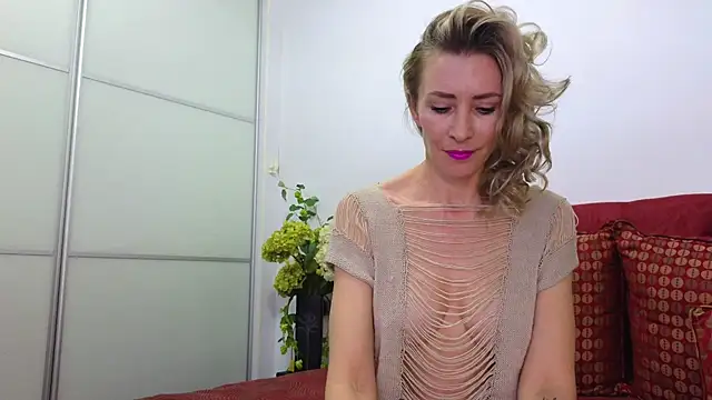  Maddalena  online show from 04-09-26, 08:58