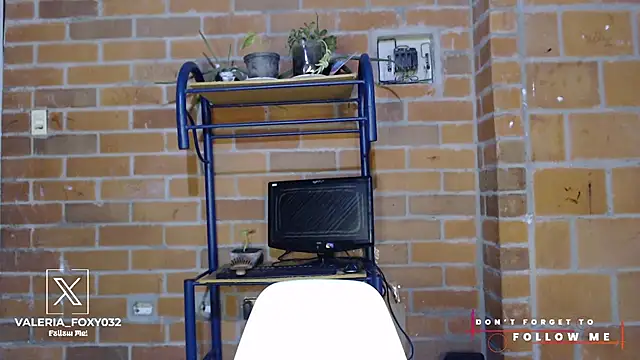 liissa 0 online show from 10-16-25, 05:52