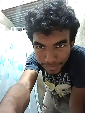 Snapshot of Reynold2608 chatting on 02-15-25, 11:14 Reynold2608 online show from 02-15-25, 11:14