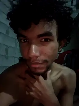 Snapshot of Reynold2608 chatting on 10-16-25, 11:39 Reynold2608 online show from 10-16-25, 11:39