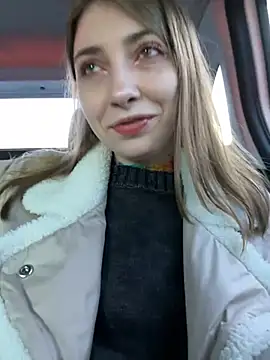 Snapshot of Sunny___Bunny chatting on 12-12-24, 11:07 Sunny Bunny online show from 12-12-24, 11:07