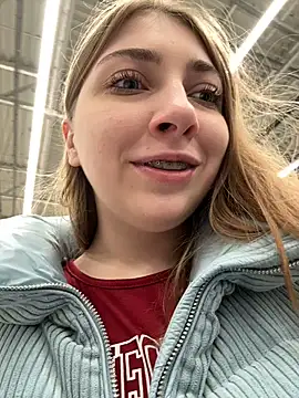 Snapshot of Sunny___Bunny chatting on 01-05-25, 12:10 Sunny Bunny online show from 01-05-25, 12:10