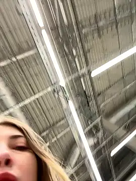 Snapshot of Sunny___Bunny chatting on 02-13-25, 03:14 Sunny Bunny online show from 02-13-25, 03:14