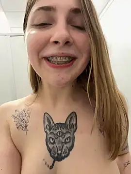 Snapshot of Sunny___Bunny chatting on 02-22-25, 05:24 Sunny Bunny online show from 02-22-25, 05:24