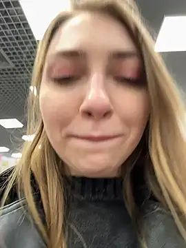 Snapshot of Sunny___Bunny chatting on 03-02-25, 02:10 Sunny Bunny online show from 03-02-25, 02:10