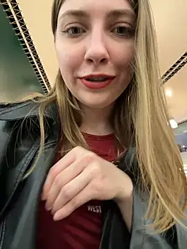 Snapshot of Sunny___Bunny chatting on 03-20-25, 05:36 Sunny Bunny online show from 03-20-25, 05:36