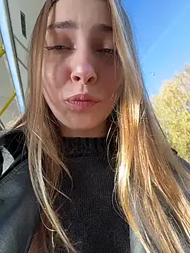 Snapshot of Sunny___Bunny chatting on 10-17-25, 12:08 Sunny Bunny online show from 10-17-25, 12:08