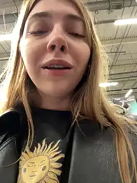 Snapshot of Sunny___Bunny chatting on 10-21-25, 12:17 Sunny Bunny online show from 10-21-25, 12:17