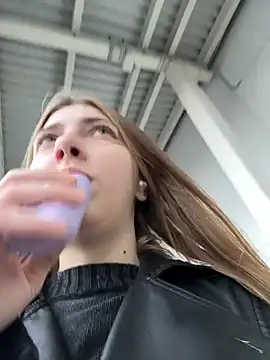 Snapshot of Sunny___Bunny chatting on 10-26-25, 01:06 Sunny Bunny online show from 10-26-25, 01:06