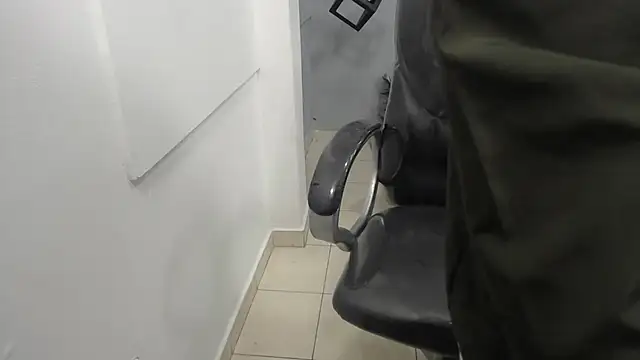 Snapshot of alan_ws chatting on 12-04-24, 12:14 alan ws online show from 12-04-24, 12:14