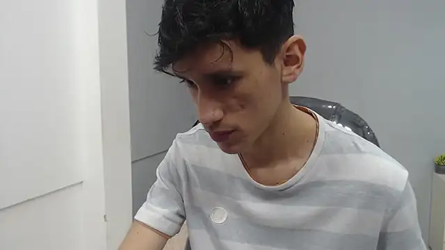 Snapshot of alan_ws chatting on 01-07-25, 12:31 alan ws online show from 01-07-25, 12:31