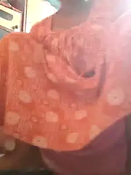 Snapshot of Priya_2222 chatting on 12-17-24, 04:23 Priya 2222 online show from 12-17-24, 04:23