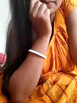Snapshot of Priya_2222 chatting on 02-06-25, 06:29 Priya 2222 online show from 02-06-25, 06:29