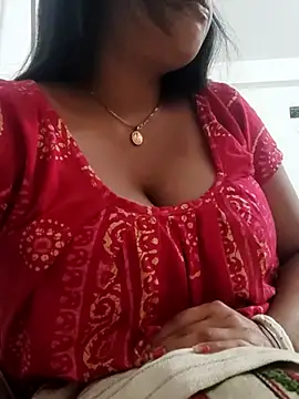 Snapshot of Priya_2222 chatting on 03-01-25, 11:39 Priya 2222 online show from 03-01-25, 11:39