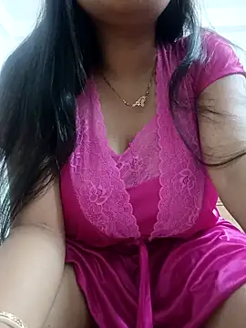 Snapshot of Priya_2222 chatting on 04-07-26, 07:03 Priya 2222 online show from 04-07-26, 07:03