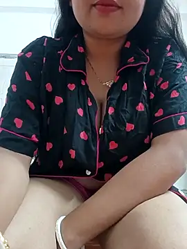 Snapshot of Priya_2222 chatting on 04-15-26, 07:10 Priya 2222 online show from 04-15-26, 07:10