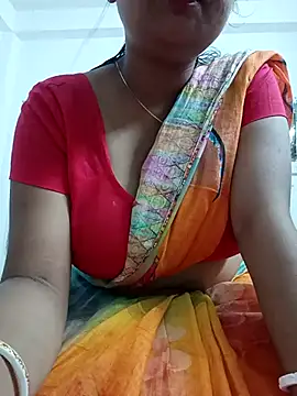 Snapshot of Priya_2222 chatting on 04-20-26, 06:53 Priya 2222 online show from 04-20-26, 06:53