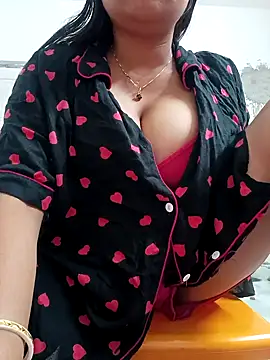 Snapshot of Priya_2222 chatting on 04-28-26, 06:35 Priya 2222 online show from 04-28-26, 06:35