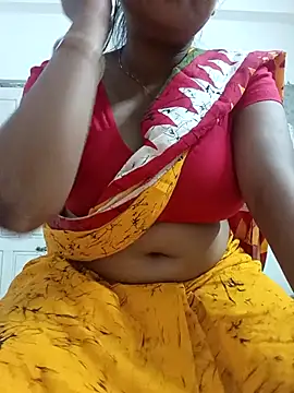 Snapshot of Priya_2222 chatting on 05-12-26, 06:38 Priya 2222 online show from 05-12-26, 06:38