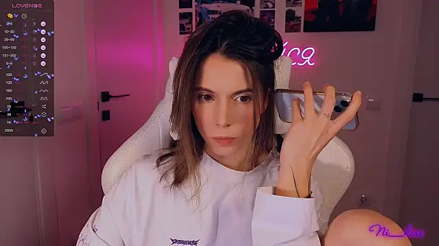 Snapshot of _ni_kiss chatting on 11-30-25, 04:44 ni kiss online show from 11-30-25, 04:44
