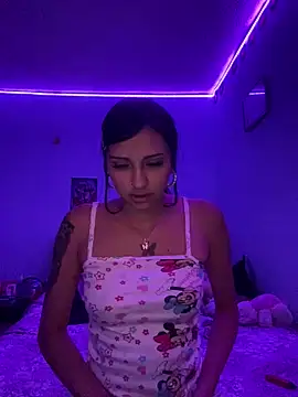 Hilary pinkk online show from 01-04-25, 02:25