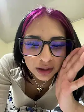 Hilary pinkk online show from 02-05-25, 02:19