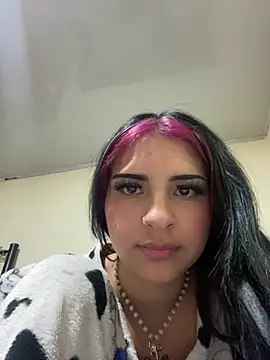 Hilary pinkk online show from 02-18-25, 04:26