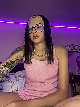 Hilary pinkk online show from 03-05-25, 03:18