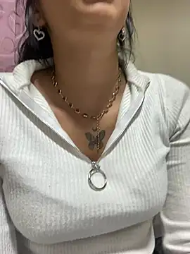 Hilary pinkk online show from 03-19-25, 01:10