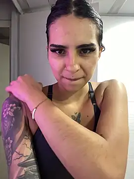 Hilary pinkk online show from 01-06-26, 11:07