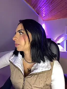 Snapshot of Hilary_pinkk chatting on 07-20-26, 10:23 Hilary pinkk online show from 07-20-26, 10:23