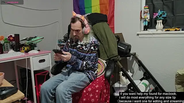 tallnerdyguy online show from 10-24-25, 03:47