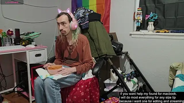 tallnerdyguy online show from 10-28-25, 03:32