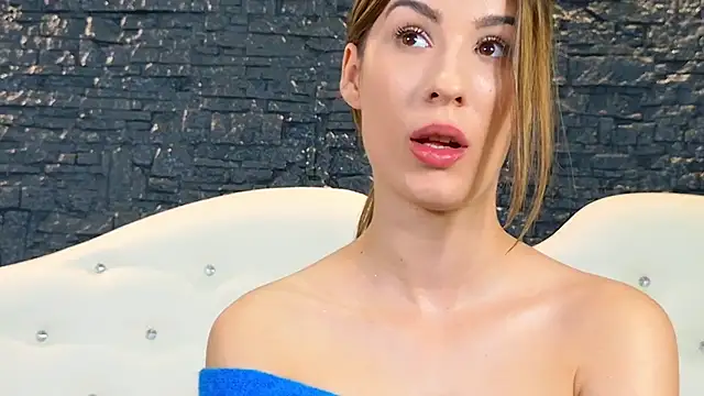 Snapshot of LaurynCopper chatting on 12-30-24, 09:48 LaurynCopper online show from 12-30-24, 09:48