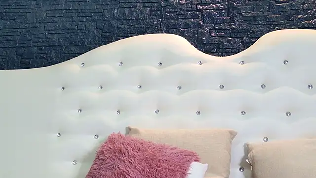 Snapshot of LaurynCopper chatting on 01-17-25, 03:53 LaurynCopper online show from 01-17-25, 03:53