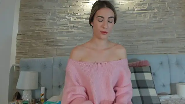 Snapshot of LaurynCopper chatting on 02-21-25, 06:29 LaurynCopper online show from 02-21-25, 06:29