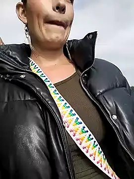 Snapshot of Alysson-- chatting on 01-18-25, 01:18 Alysson-- online show from 01-18-25, 01:18