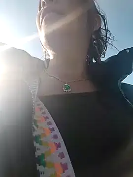 Snapshot of Alysson-- chatting on 01-18-25, 09:02 Alysson-- online show from 01-18-25, 09:02